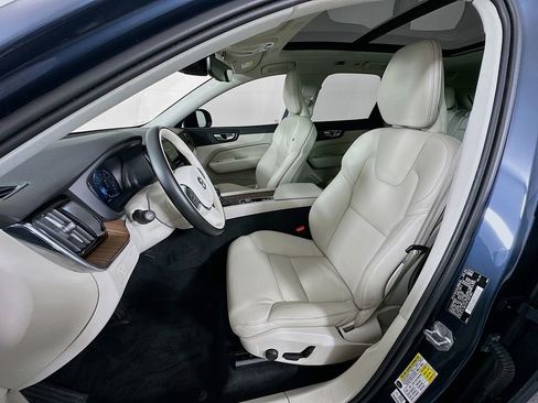 Used 2021 Volvo XC60 T5 Momentum w/ Premium Package image 20