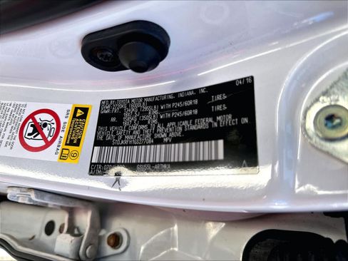 Used 2016 Toyota Highlander XLE AWD/4WD image 19