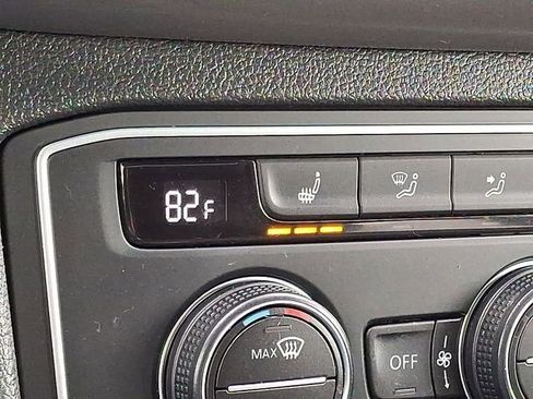 Used 2020 Volkswagen Atlas Cross Sport SE image 24