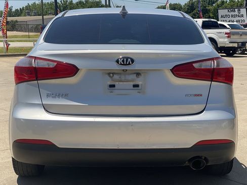 Used 2015 Kia Forte EX w/ UVO Package W/17" Alloys FWD image 6