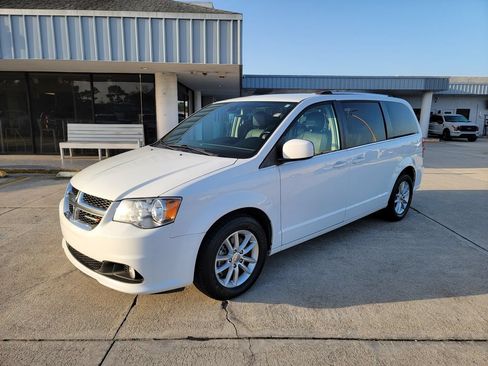 Used 2020 Dodge Grand Caravan SXT FWD image 1
