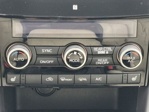 Used 2022 Subaru Ascent Limited w/ Technology Package image 20