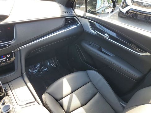 Certified 2025 Cadillac XT5 Premium Luxury w/ LPO, Floor Liner Package image 20