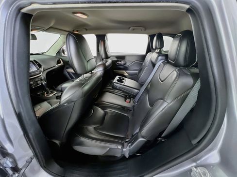 Used 2018 Jeep Cherokee Limited AWD/4WD image 23