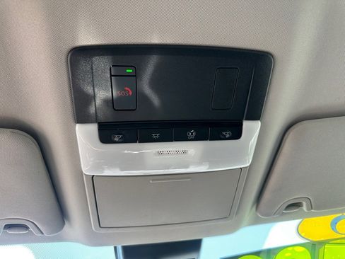 Used 2025 Nissan Altima 2.5 SV FWD image 19