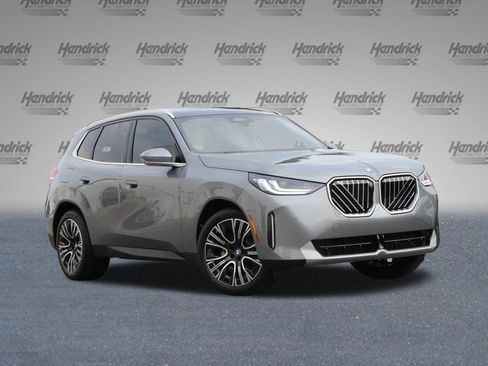 Used 2025 BMW X3 xDrive30i w/ Premium Package image 2