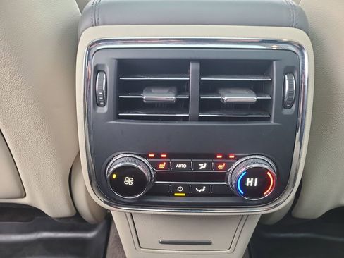 Used 2017 Lincoln Continental Reserve w/ Luxury Package image 38