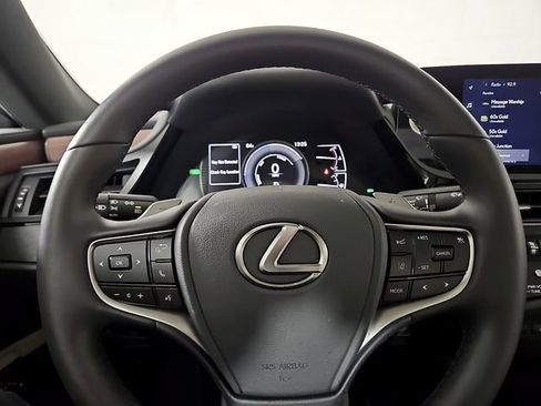 Used 2025 Lexus ES 300h w/ Premium Package FWD image 21