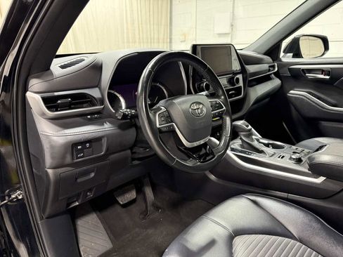 Used 2023 Toyota Highlander XSE image 10