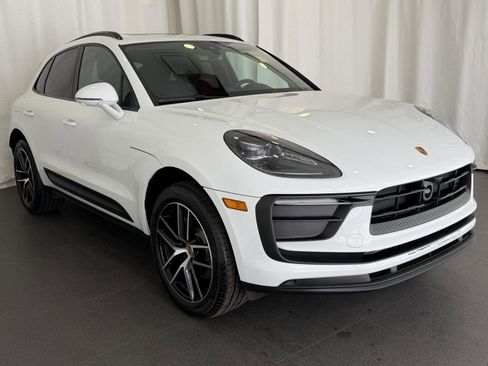 New 2026 Porsche Macan image 7