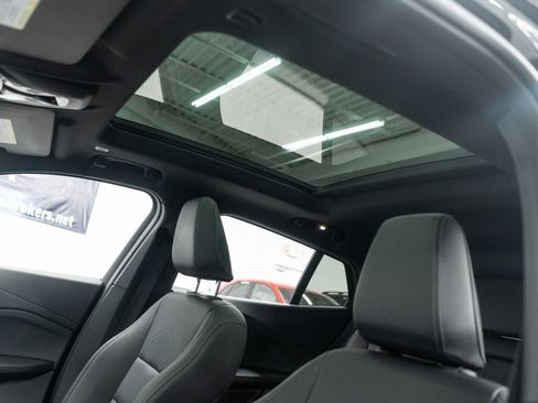 Used 2025 BMW X2 xDrive28i image 8