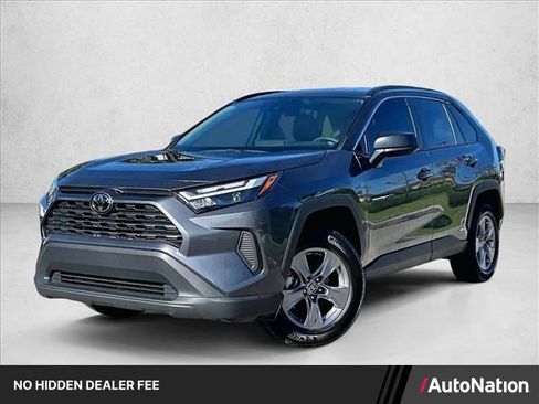 Used 2025 Toyota RAV4 LE AWD/4WD image 1