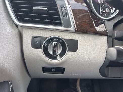 Used 2014 Mercedes-Benz GL 450 4MATIC image 30