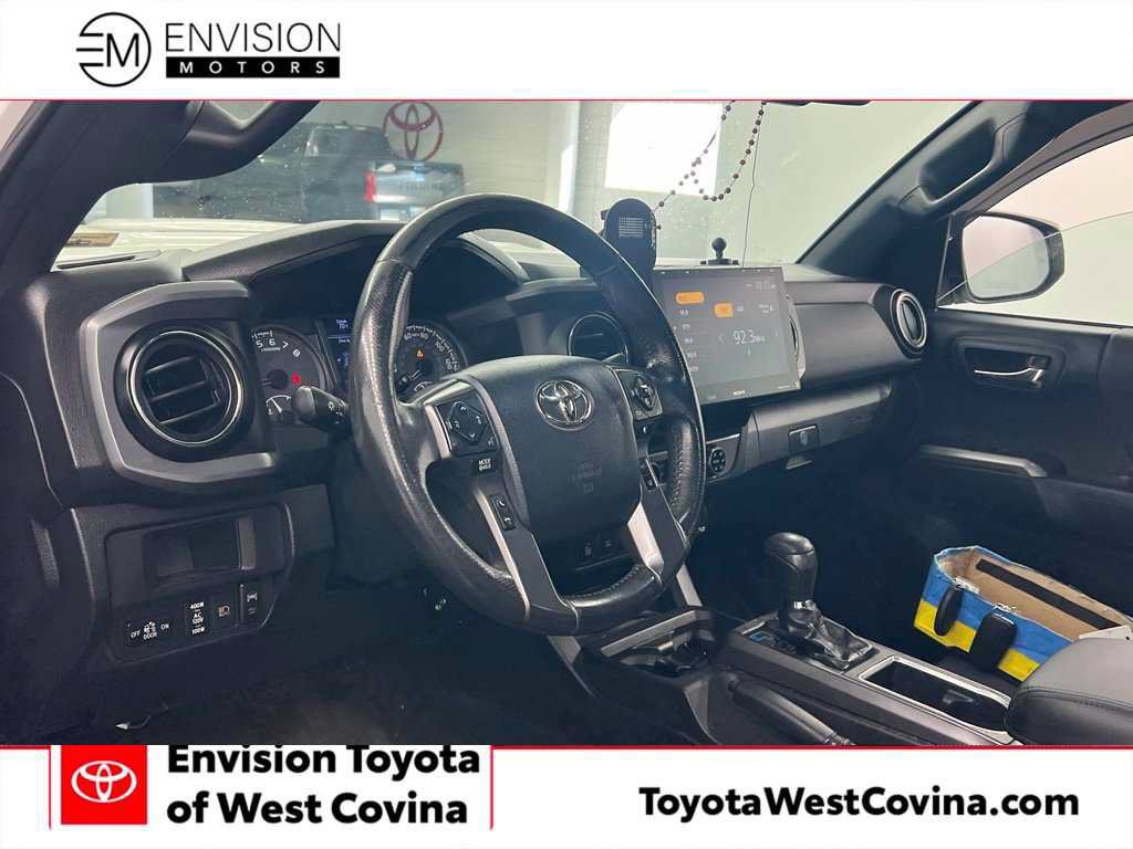 Used 2018 Toyota Tacoma TRD Sport w/ Technology Package RWD image 10