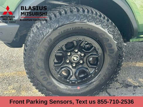 Used 2023 Ford Bronco Wildtrak image 14