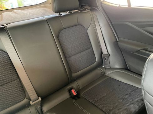 Used 2025 Buick Envista Preferred image 35