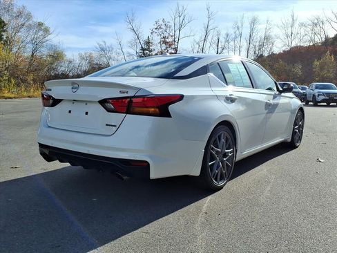 Certified 2024 Nissan Altima 2.0 SR image 6