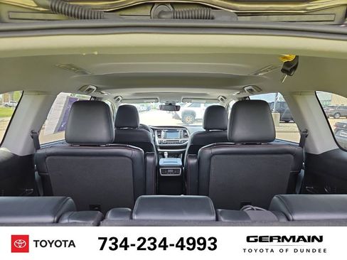 Used 2019 Toyota Highlander SE AWD/4WD image 22