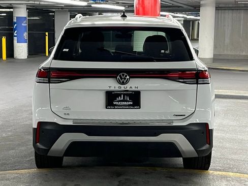 New 2025 Volkswagen Tiguan SE image 35