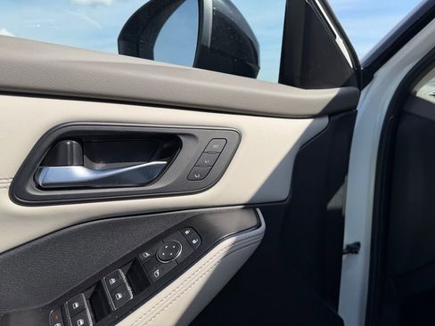 Used 2025 Nissan Rogue SL w/ Tech Package image 14