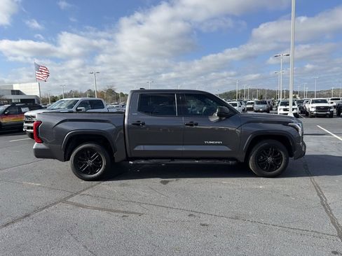 Used 2022 Toyota Tundra SR5 image 9