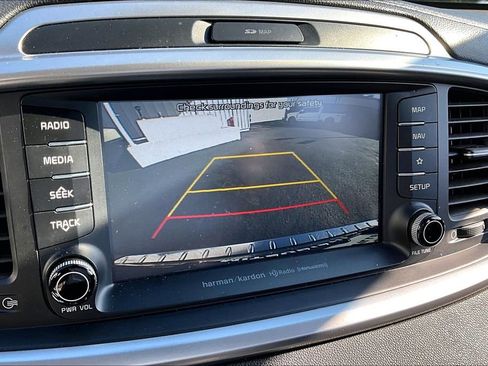 Used 2019 Kia Sorento SX image 13