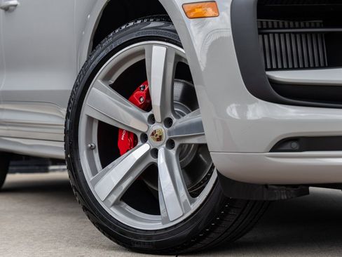 New 2026 Porsche Macan S image 23