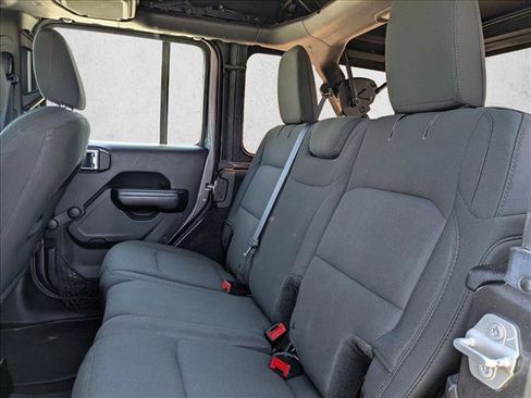 Used 2018 Jeep Wrangler Unlimited Sport AWD/4WD image 18