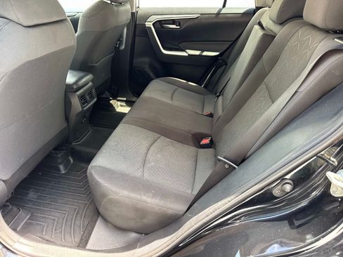 Used 2020 Toyota RAV4 XLE FWD image 15