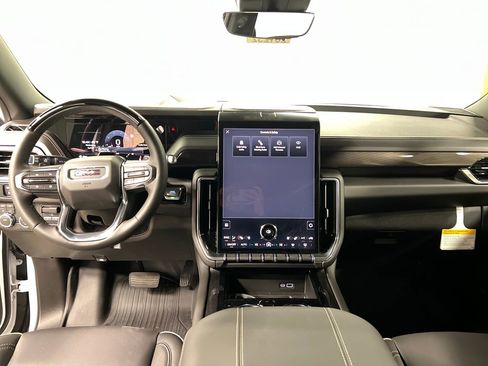 New 2026 GMC Yukon Elevation AWD/4WD image 17