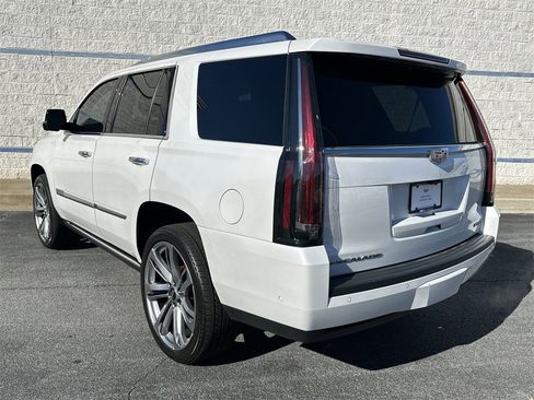 Used 2020 Cadillac Escalade Premium Luxury image 5