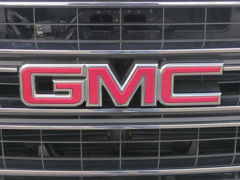 Used 2018 GMC Yukon SLT image 8