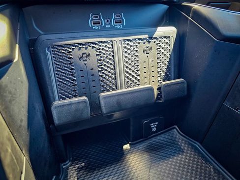Used 2025 RAM 2500 Laramie AWD/4WD image 35