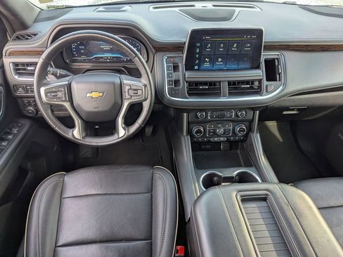 Used 2022 Chevrolet Suburban Premier AWD/4WD image 29