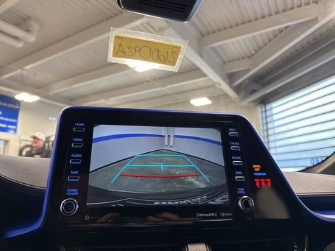 Used 2021 Toyota C-HR XLE image 14