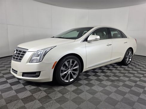 Used 2014 Cadillac XTS image 9