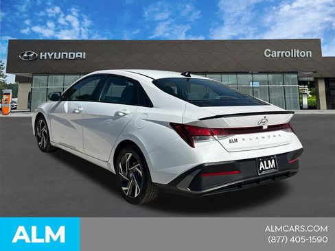 Used 2025 Hyundai Elantra Sport FWD image 9