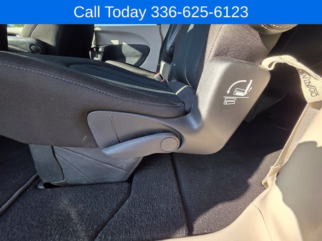 Used 2023 Chrysler Voyager LX FWD image 27
