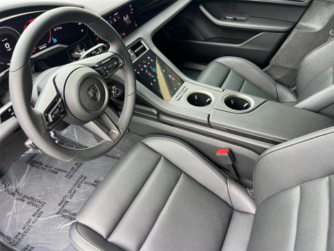 Used 2025 Porsche Taycan Turbo image 4
