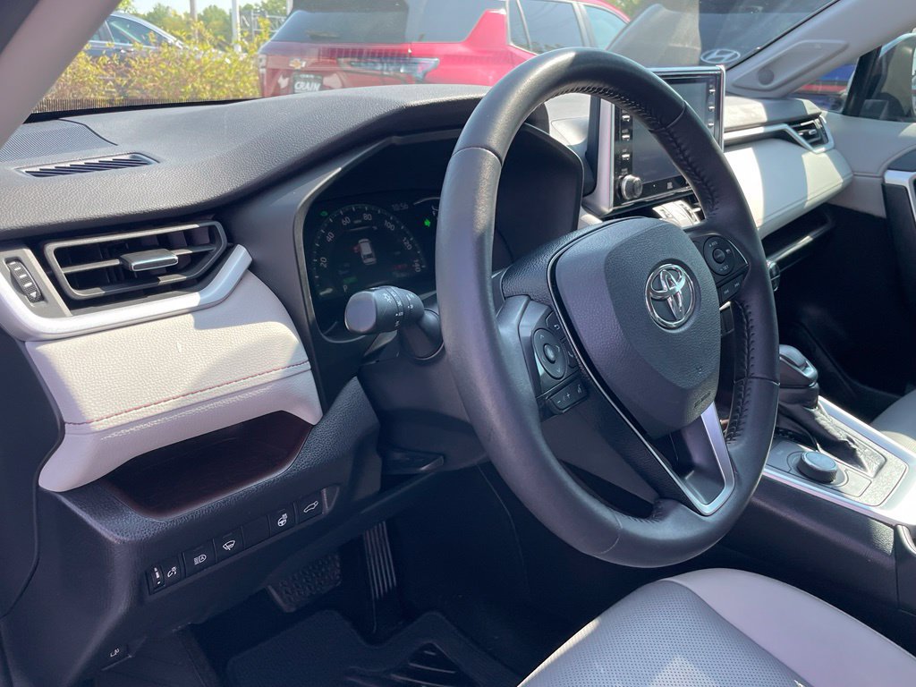 Used 2020 Toyota RAV4 Limited w/ Limited Grade Weather Package AWD/4WD image 12