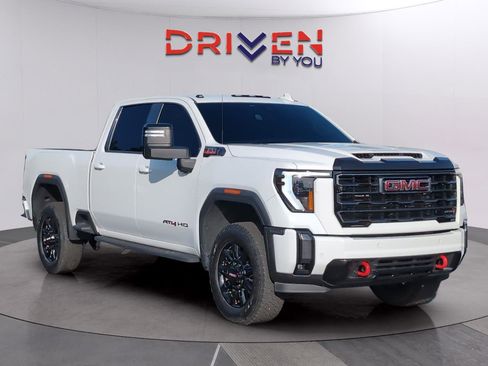 Used 2024 GMC Sierra 2500 AT4 w/ Technology Package AWD/4WD image 7