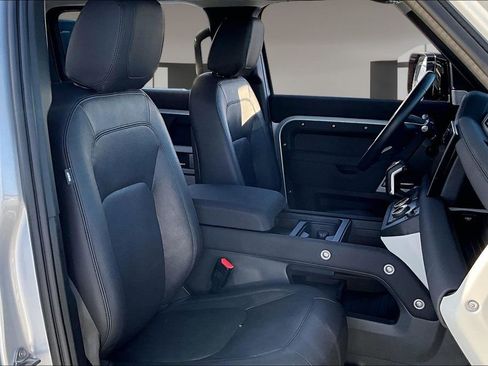 Certified 2023 Land Rover Defender 130 SE image 28