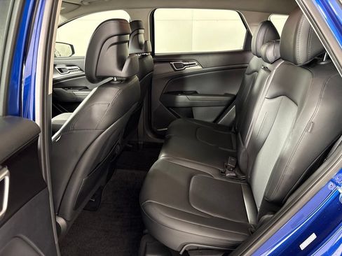 Used 2025 Kia Sportage EX FWD image 23