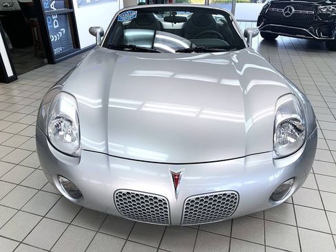 Used 2006 Pontiac Solstice Convertible w/ Premium Package RWD image 4