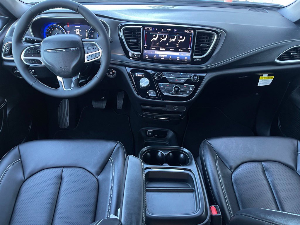 New 2027 Chrysler Pacifica Select FWD image 14