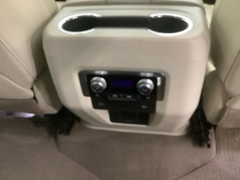 Used 2022 GMC Yukon XL Denali AWD/4WD image 38
