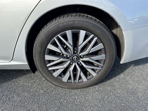 Used 2023 Nissan Altima 2.5 SV image 25