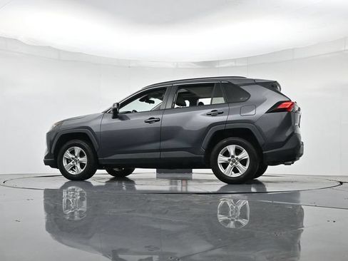Used 2019 Toyota RAV4 XLE FWD image 38