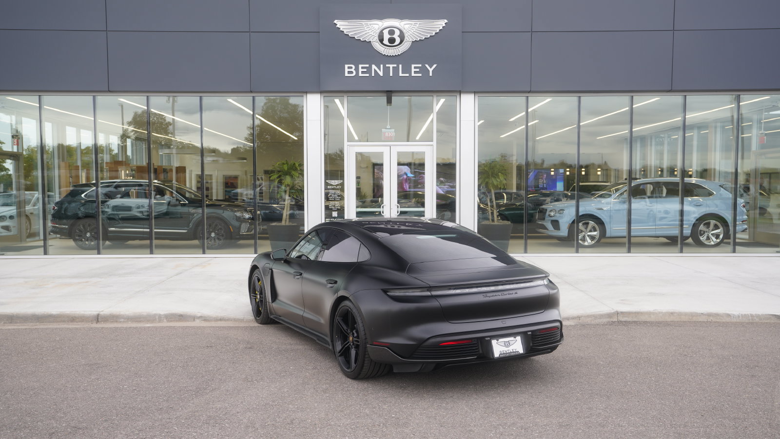 Used 2022 Porsche Taycan Turbo S AWD/4WD image 8