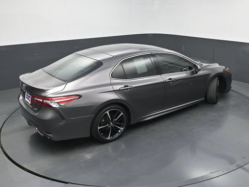 Used 2018 Toyota Camry XSE FWD image 32